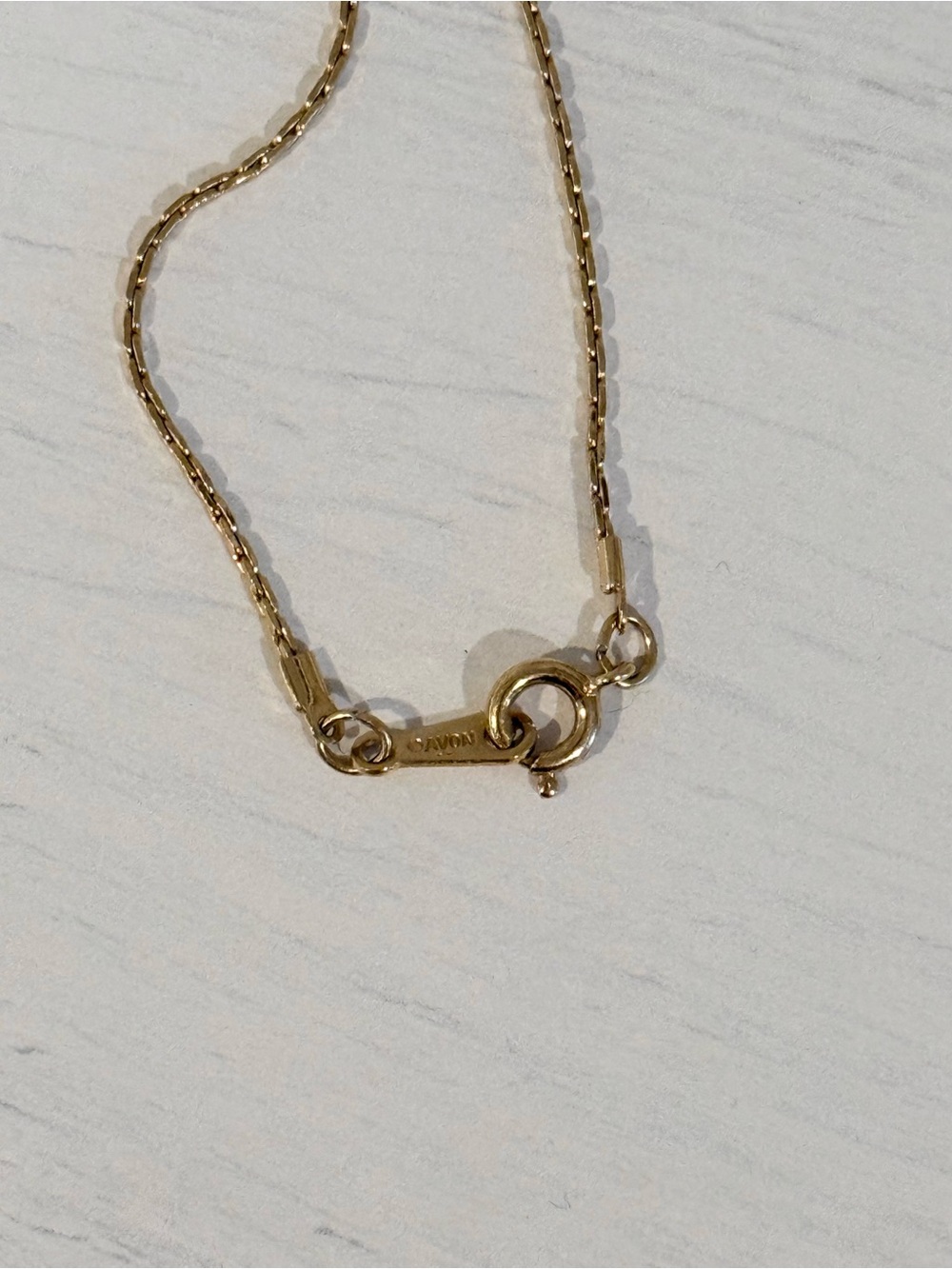 Avon Vintage Teardrop Pendant Necklace - Picture 5 of 6